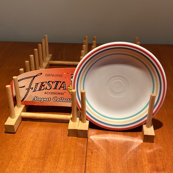 Fiestaware 7 inch plate in discontinued Quattro stripes. Perfect condition - Picture 1 of 3